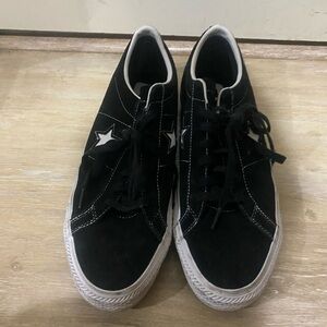 CONVERSE CONS!! 9/10 condition